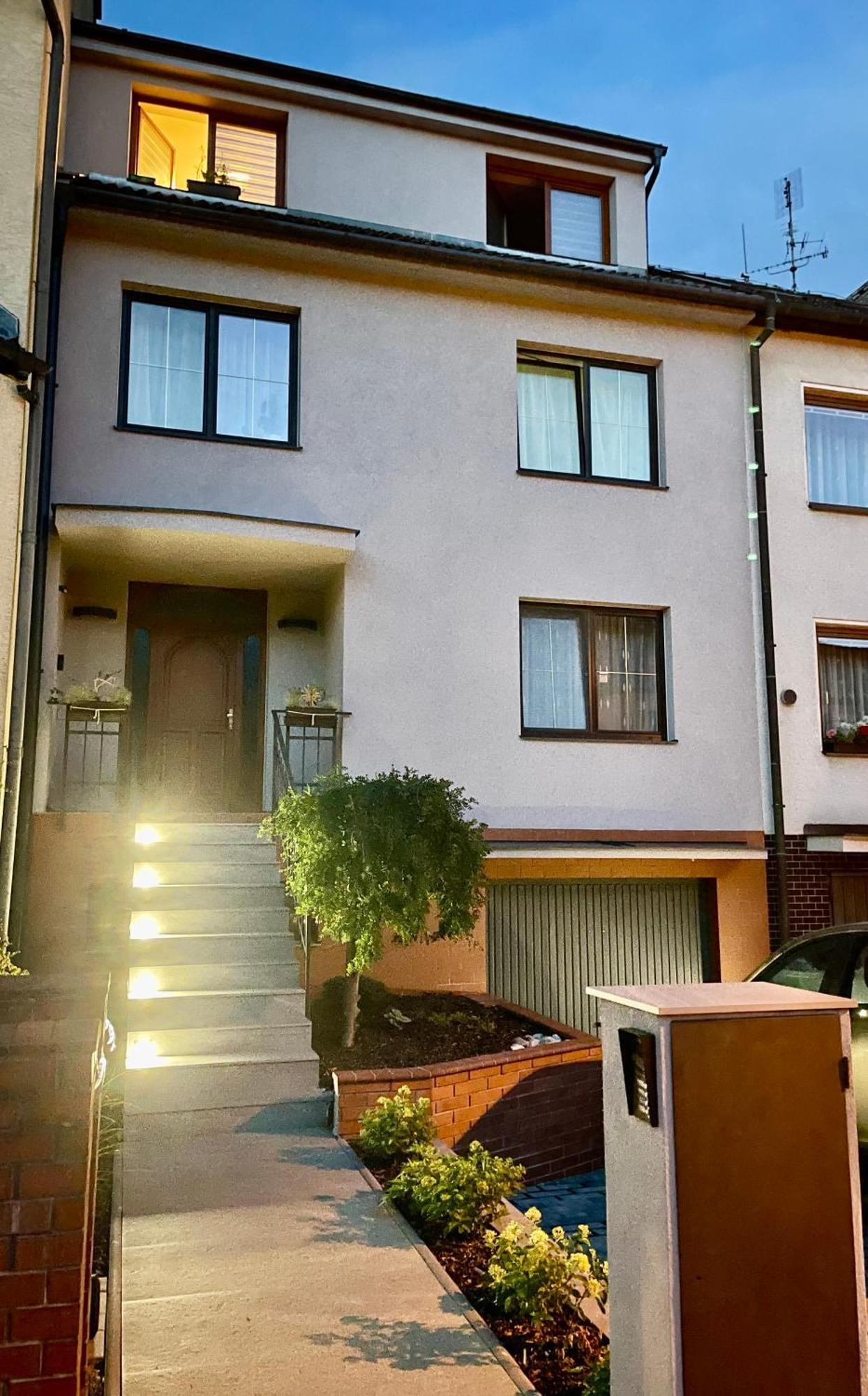 אולומוץ Sunny Apartment מראה חיצוני תמונה